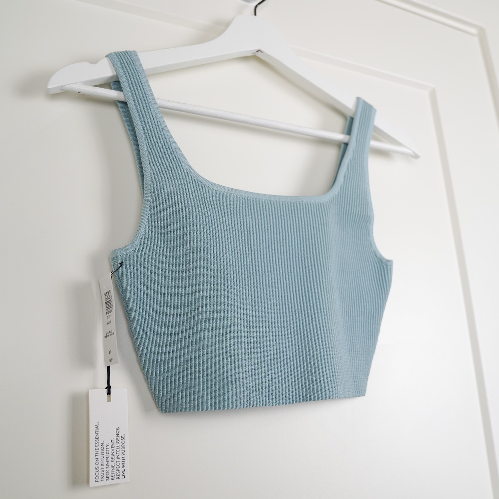 Aritzia |  Babaton Arjun Sculpt Knit Cropped Top